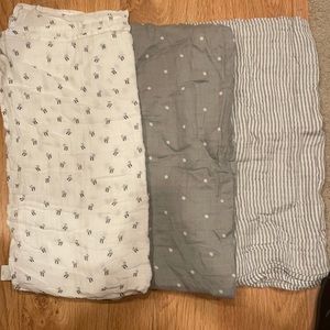 Cloud Island muslin swaddle set